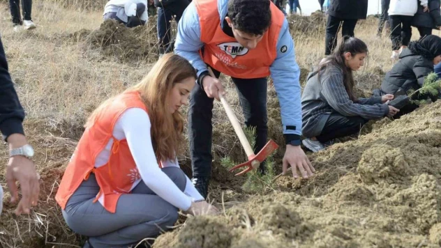 Milli Ağaçlandırma Günü'nde 20 Bin 600 Fidan Toprakla Buluştu