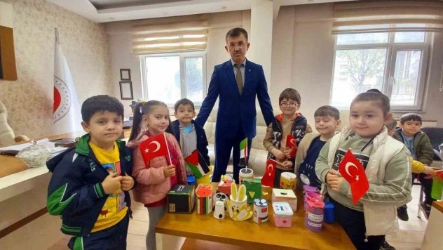 Minik öğrenciler Filistinli kardeşlerini unutmadı