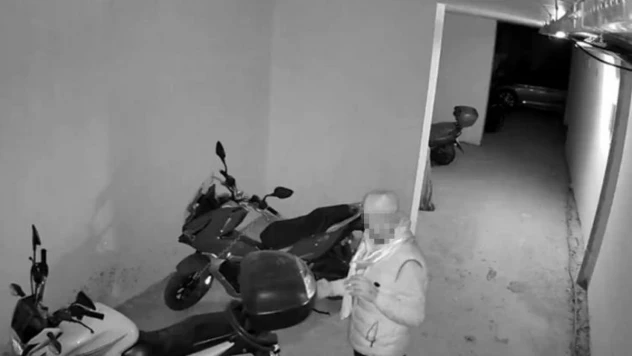 Motosiklet hırsızı son işinde kameralara yakalandı