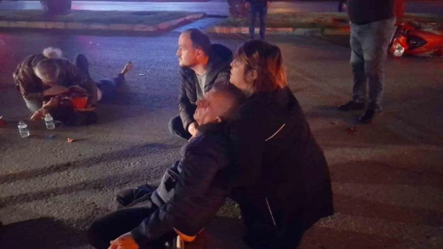 Motosikletin çarptığı Alman uyruklu kadın ve sürücü yaralandı