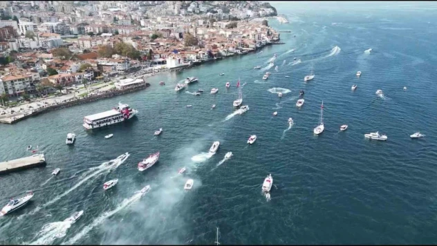 Mudanya'da 100. yıl coşkusu denize taştı