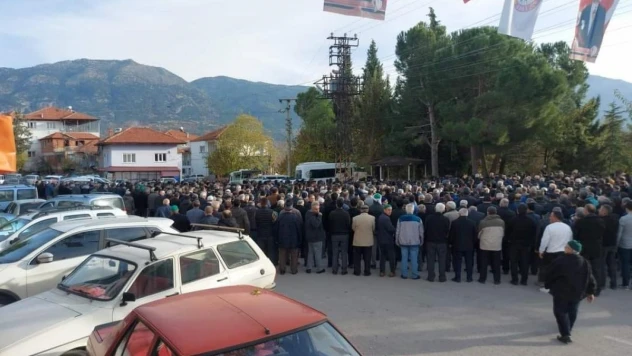 Muğla'daki motosiklet kazasında ölen esnaf son yolculuğuna uğurlandı