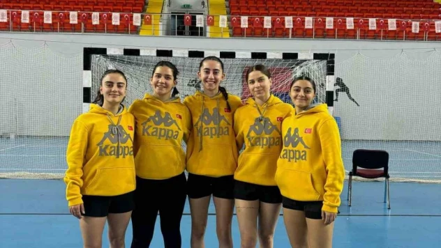 Muğla'dan 5 sporcu Hokey A Milli Takımı'na seçildi