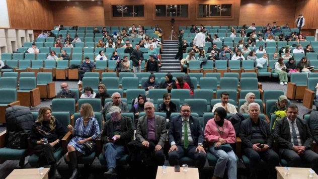 Muğla Yeşilay Derneği'nden gençlere teknoloji bağımlılığı uyarısı