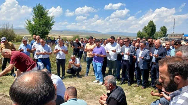 Muhammet Emin Erdoğan Selim'de toprağa verildi