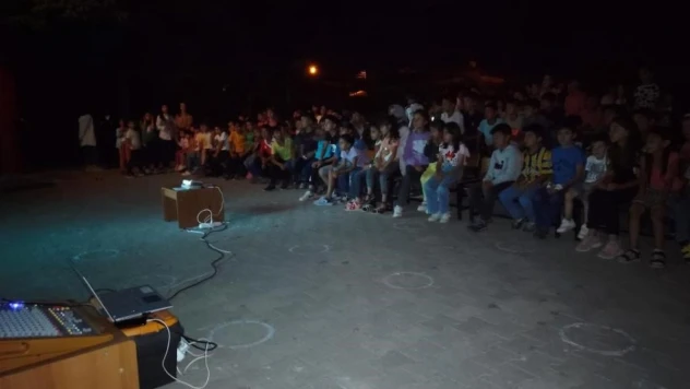 Muradiye'de çocuklar için açık havada sinema etkinliği