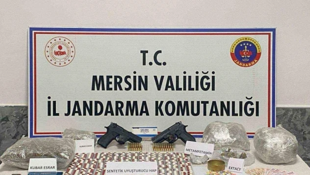 Mutfak dolaplarından uyuşturucu ve silahlar çıktı: 1 gözaltı