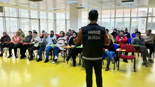 Narkotik Suçlarla Mücadele Şube Müdürlüğü farkındalık eğitimi gerçekleştirdi