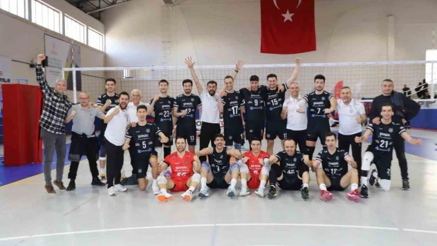 Nazilli Belediyespor Voleybol Takımı set vermedi