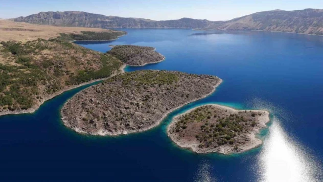 Nemrut kalderasının eşsiz doğası görsel şölen oluşturuyor