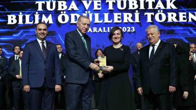 NEÜ Öğretim Üyesi Doç. Dr. Sündüs Erbaş Çakmak'a TÜBA ve TÜBİTAK'tan 2 ödül