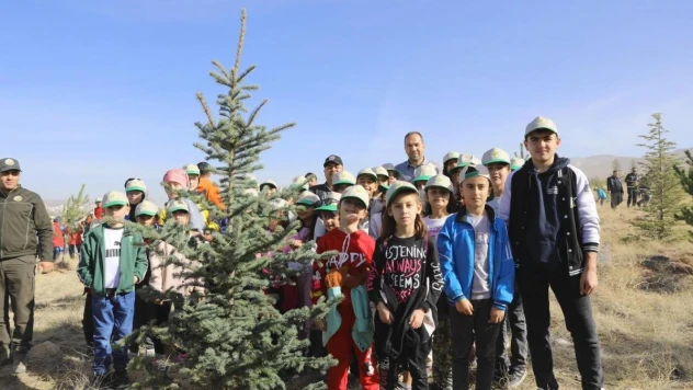 Niğde'de cumhuriyetin 100. yılında 100 bin fidan toprakla buluşuyor