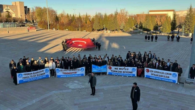Niğde'de öğrenciler şehitler için yürüdü