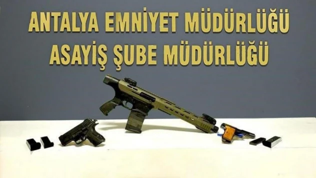 Nitelikli yağma şüphelisi 3 kişi tutuklandı