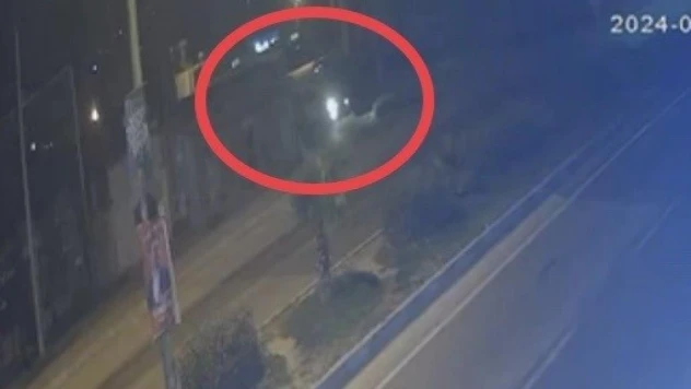 O anlar kamerada: Bir kişinin öldüğü otomobil kanala böyle düşmüş