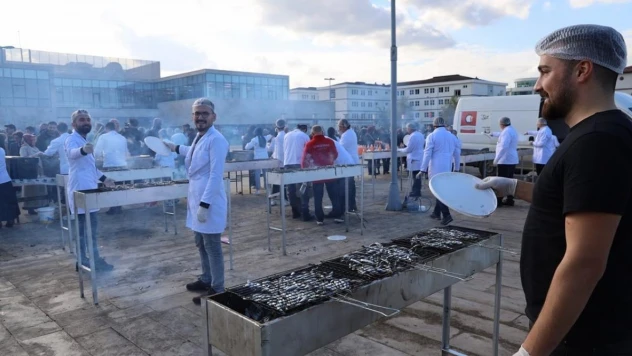 ODÜ'de öğrencilere 1 ton hamsi ikram edildi