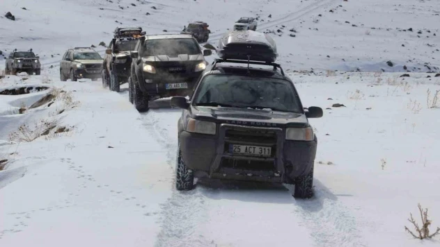 Off-roadçuların lastik raftingi keyfi