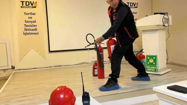 Öğrenci yurdunda yangın tatbikatı