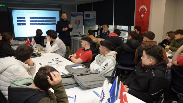 Öğrencilere 'Dijital Beceriler Eğitimi'