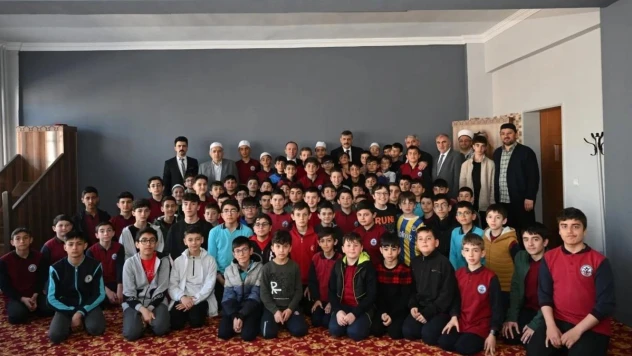 Öğrencileri hatim duasında yalnız bırakmadılar