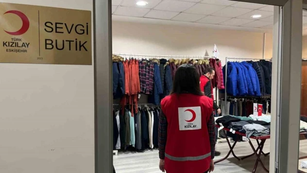 Öğrencilerin kıyafet ve bot ihtiyacını karşılayabileceği butik ESOGÜ'de açıldı
