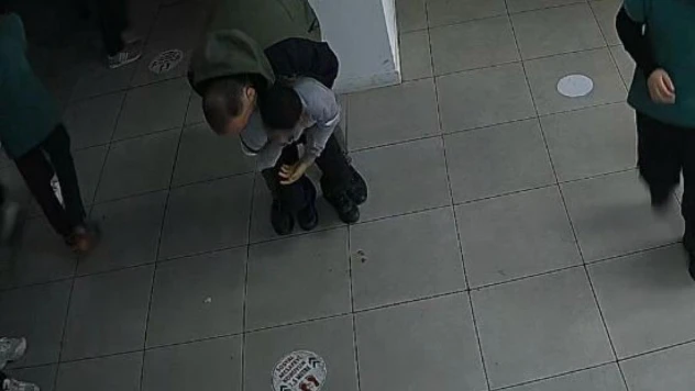 Öğrencisinin hayatını 'Heimlich manevrası' ile kurtardı