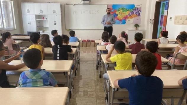 Okul karneleri: Bir pusula mı, yoksa yanıltıcı bir ölçü mü