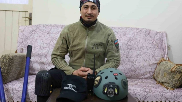 Ölüme namaz kılarken yakalanan genç kızı enkazdan çıkaran gönüllü arama kurtarma görevlisi o anları unutamıyor