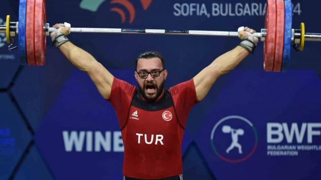 Onur Demirci'den gümüş madalya