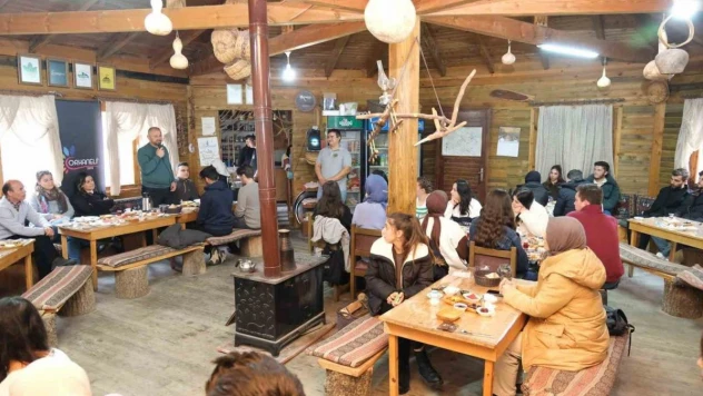 Orhaneli Belediye Başkanı Ali Aykurt, üniversite öğrencileri ile buluştu