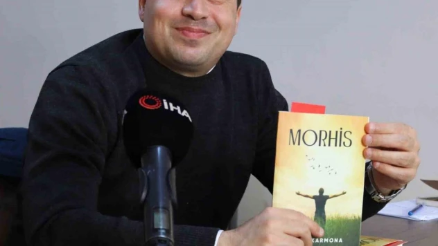 Otizmli Moris, hayatını ve uğradığı zorbalıkları kitap haline getirdi