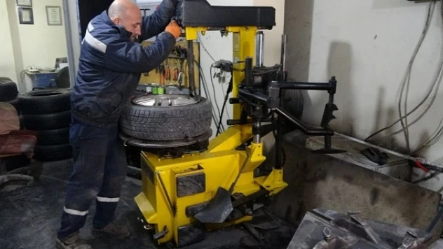Oto lastikçilerde yaz mesaisi
