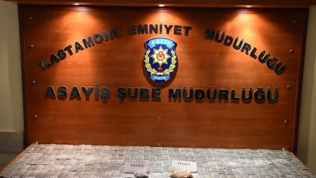 Otobüsten inen yolcunun bavulunda binlerce uyuşturucu yakalandı