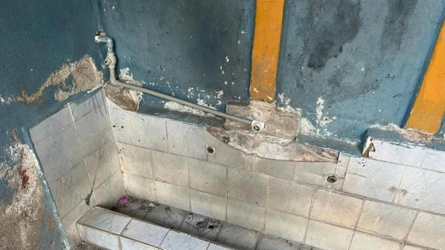 Oynarken muslukları kıran öğrenciler, arkadaşlarını susuz bıraktı