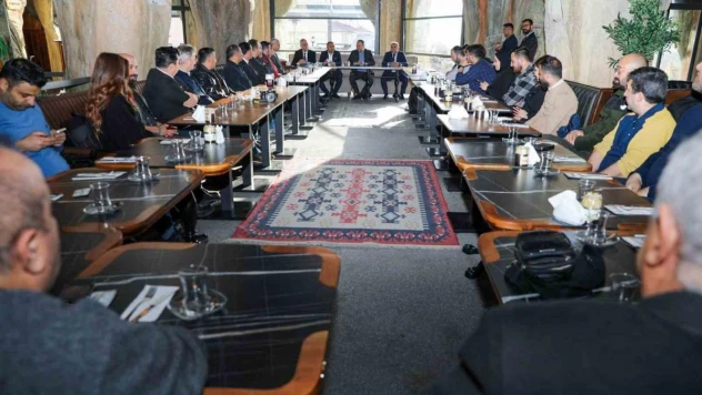 Özdemir'den basın mensuplarına: 'Sizin yaptığınız görev vatandaşımız için çok önemli'