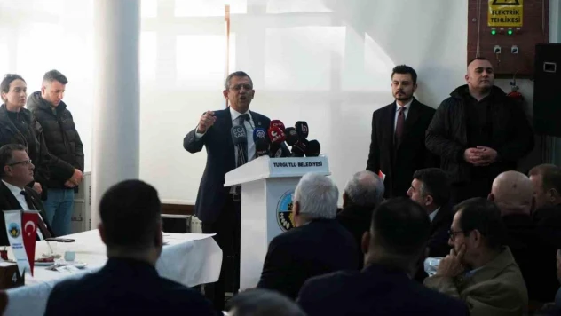 Özgür Özel'den emekli maaşı teklifi: 'En az asgari ücret oranında olmalı'