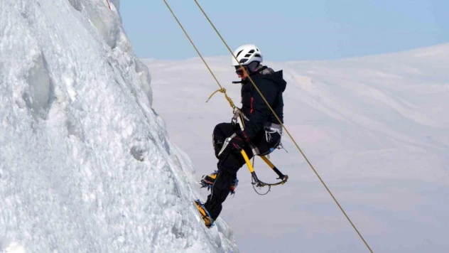 Palandöken'de buz tırmanışı nefesleri kesiyor