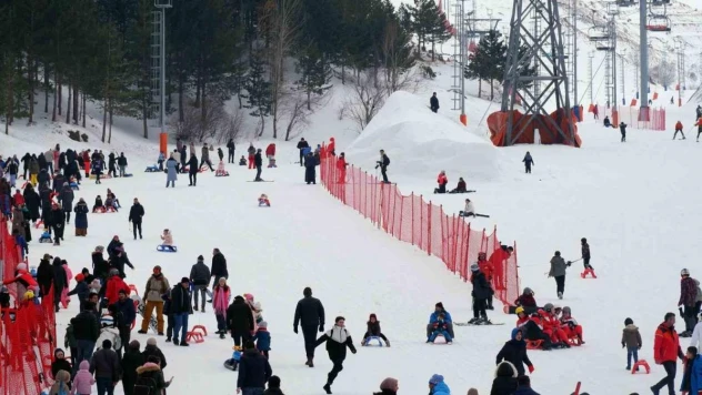 Palandöken'de sömestr yoğunluğu