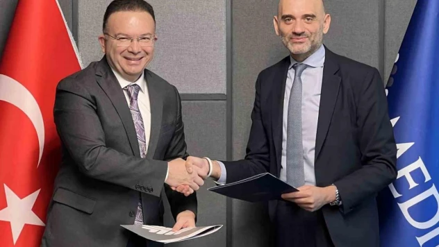 Parkinson'un Dünya devleri Türkiye'de