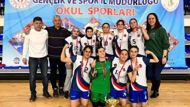 Pazarlar Spor Lisesinin Futsal il finallerinde büyük başarısı