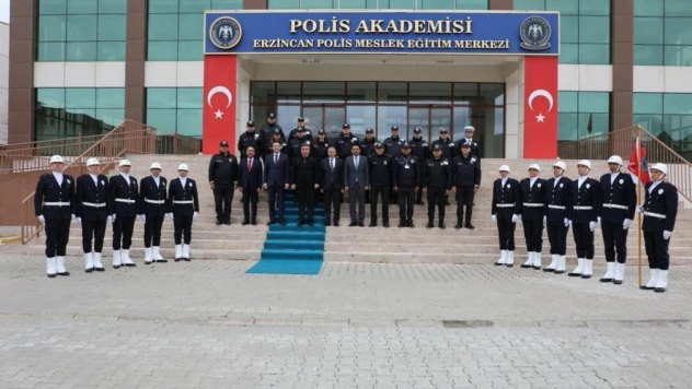 Polis adaylarına 'Aile İçi İletişim' konulu seminer verildi