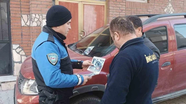Polis ekipleri vatandaşlara hırsızlıklar hakkında bilgilendirme broşürü dağıttı