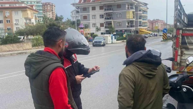 Polis ekiplerinden, okul çevrelerinde ve servis araçlarında denetim