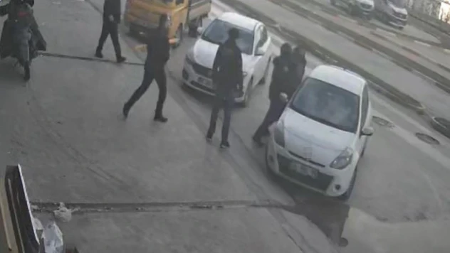 Polisin 'dur' ihtarına uymayan şahıs izinli olan bekçi tarafından yakandı