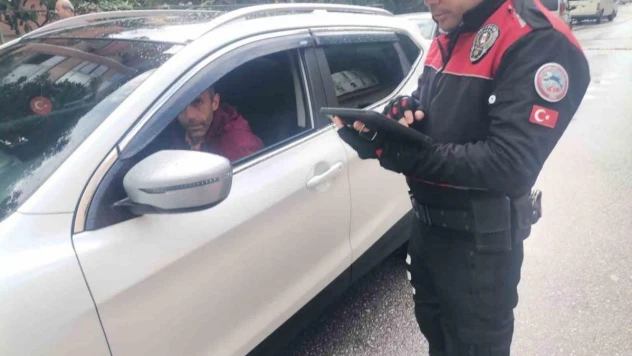 Polisten okul servis araçları ve çevrelerinde denetim