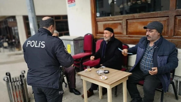 Polisten vatandaşa dolandırıcı uyarısı