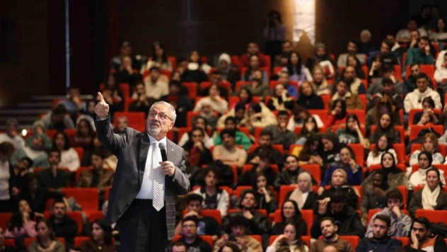 Prof. Dr. Naci Görür Deprem Bölgesi Zirvesi'nde