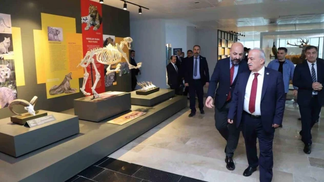 Rektör Çomaklı: 'Şimdiki neslin gelecek nesillere karşı taşıdığı sorumluluğun bilinciyle çalışmalarımızı yürütüyoruz'