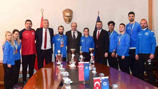 Rektör Erdal, şampiyon sporcuları ağırladı