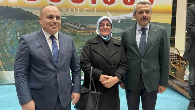 Rize-Artvin Havalimanı'nın 1 milyonuncu yolcusu törenle karşılandı